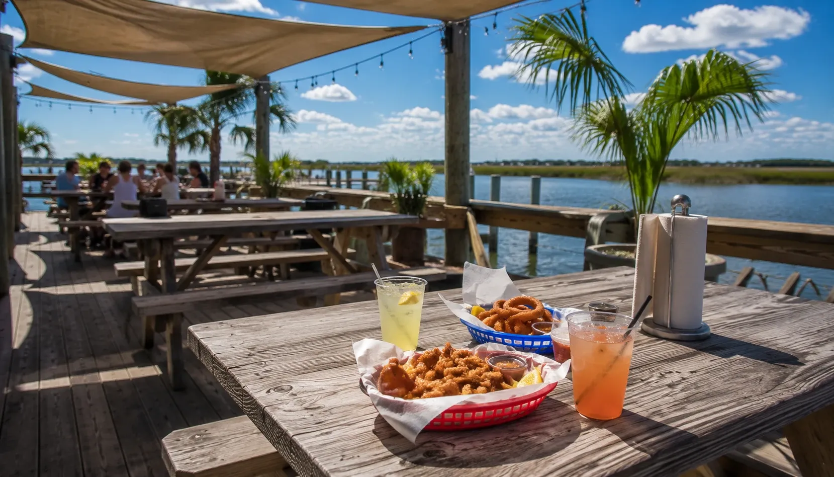 Kid-Friendly Lunch Near Wrightsville Beach: Picks That Survive a Toddler